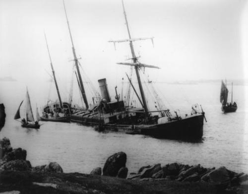 Ship wrecks off the Florida coast attracted wreckers from Key West some of whom were black_ who salvaged what they could and sold it or kept the booty for themselves.