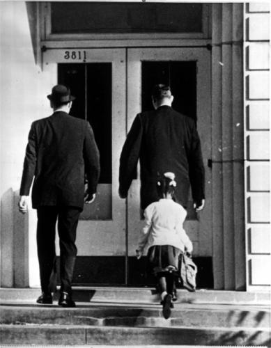 education z 98 5 t new orleans ruby bridges lg girl enters integrated school 1210
