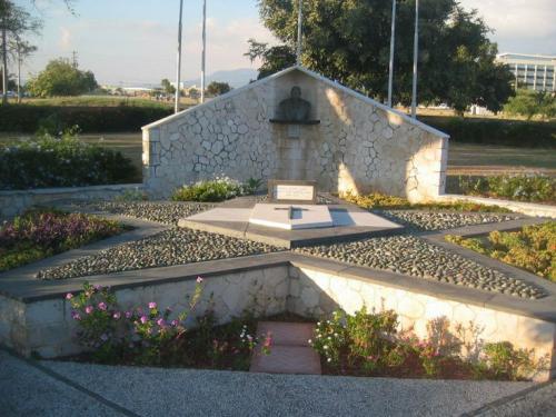 garvey grave 