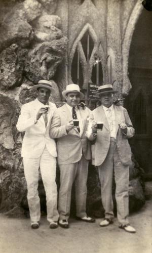 Al Capone center wirh the mayor of Havanna Julio Morales right J. Fitz Gordon is on the left FSA 1930 and J.we282